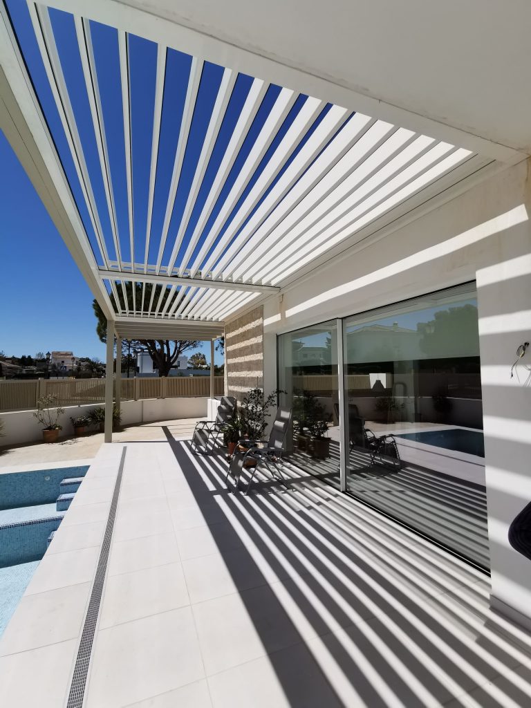 Foto de nueva construcción en zona residencial "Los Pinos" en Ronda, Málaga.
